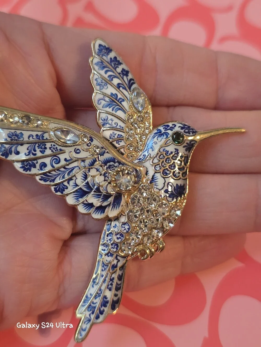 Beautiful Hummingbird Brooch NEW
